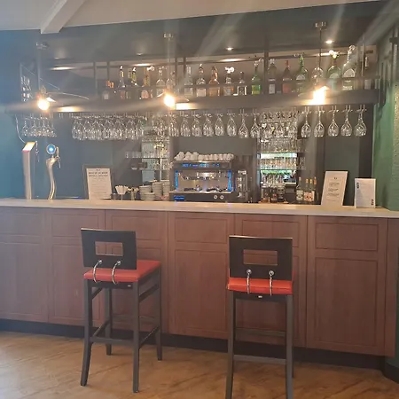 Le Carline, Sure Collection By Western 3* קאין